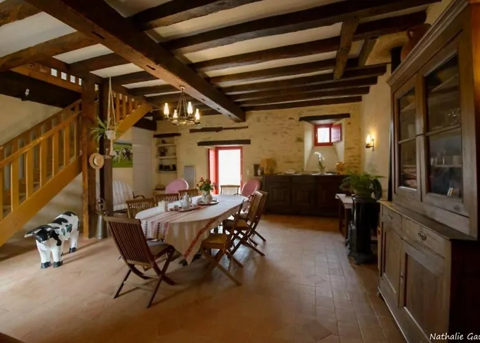 Casa de Férias Maison De Campagne Spacieuse Avec Piscine Privee Et Jardin Clos - Fr-1-306-1114 Pannecé