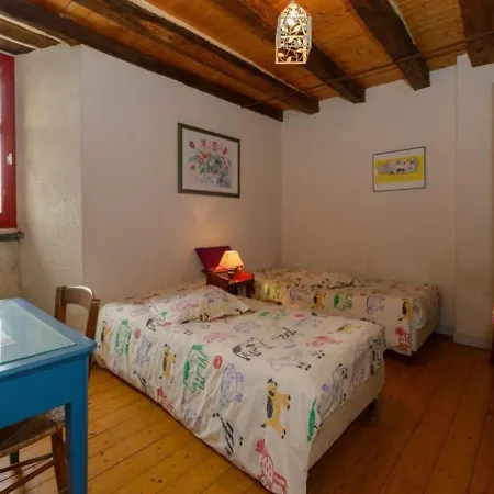 Holiday home Maison Spacieuse Avec Piscine Chauffee, Jardin Clos Et Equipements De Loisirs En Pleine Campagne - Fr-1-306-1114