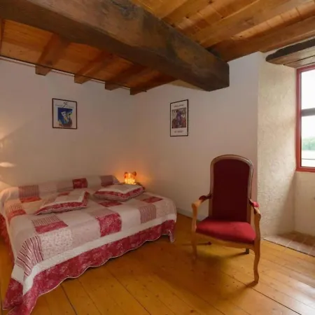 Maison Spacieuse Avec Piscine Chauffee, Jardin Clos Et Equipements De Loisirs En Pleine Campagne - Fr-1-306-1114 Holiday home